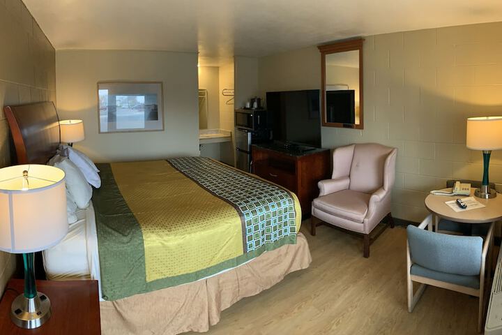 Room 12 of 38