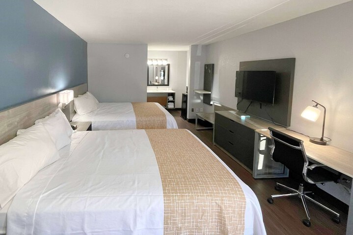 Room 13 of 24
