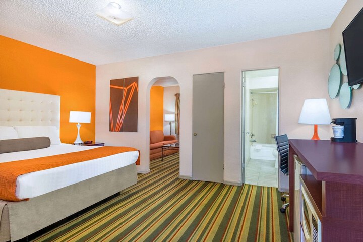 Room 19 of 24