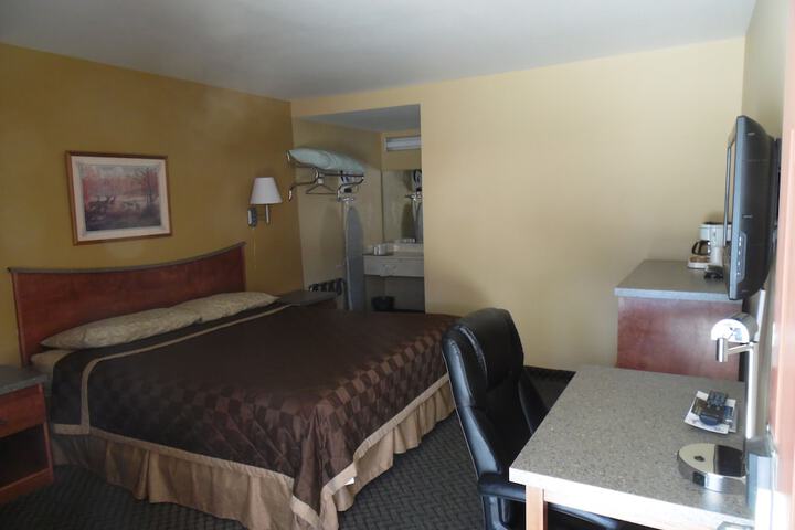 Room 20 of 33