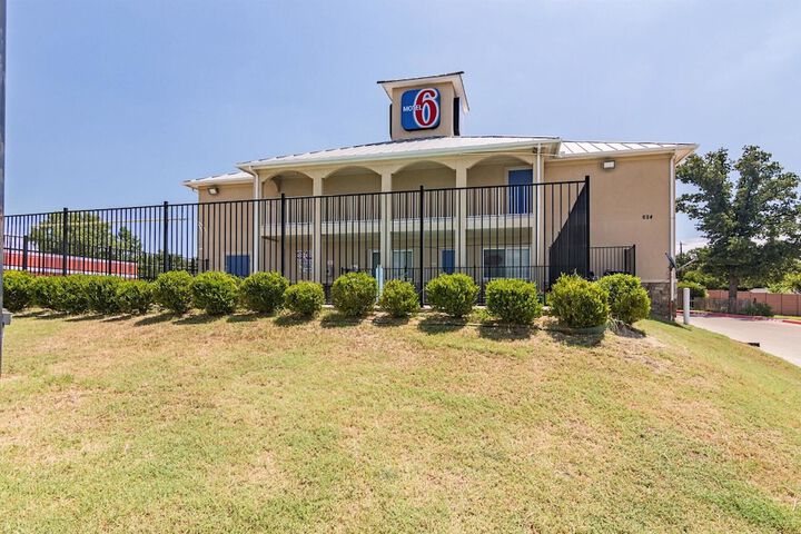 Motel 6 Azle TX