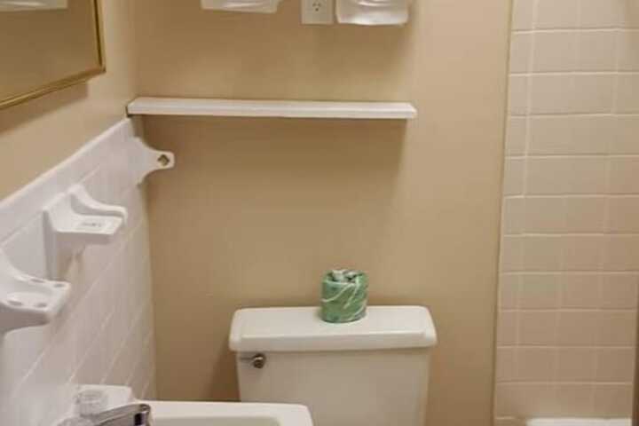 Room 10 of 23