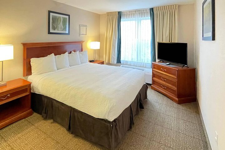 Smart Suites an Ascend Collection Hotel