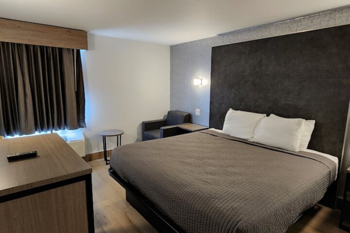 Room 21 of 36