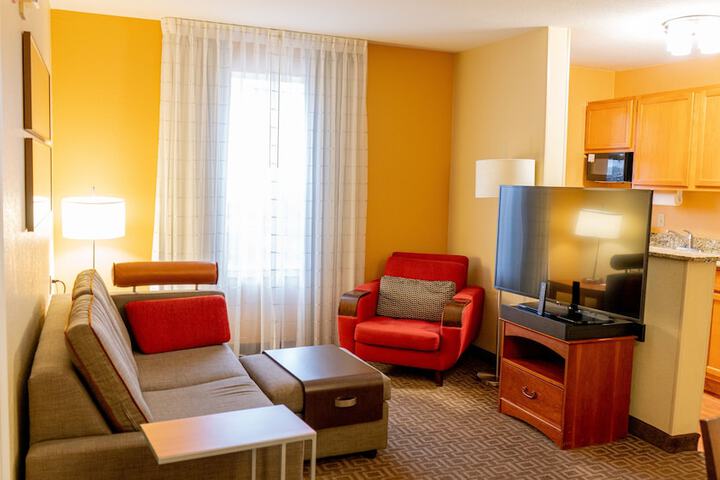 Room 15 of 37