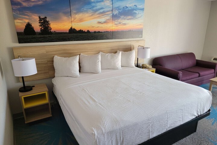 Room 17 of 24