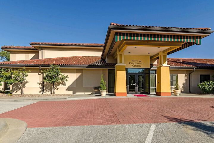Hotel 6 of 82