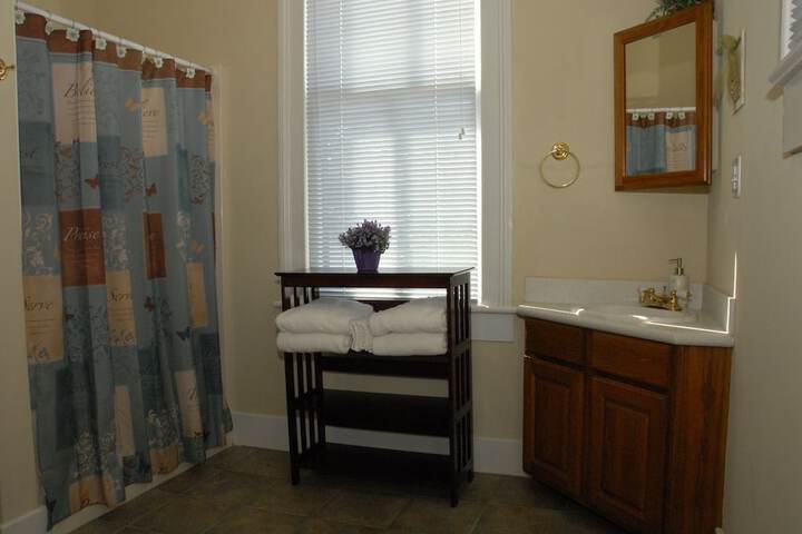 Room 19 of 28