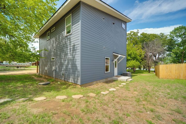 Cozy Casita & Cabana on Lake Marble Falls!