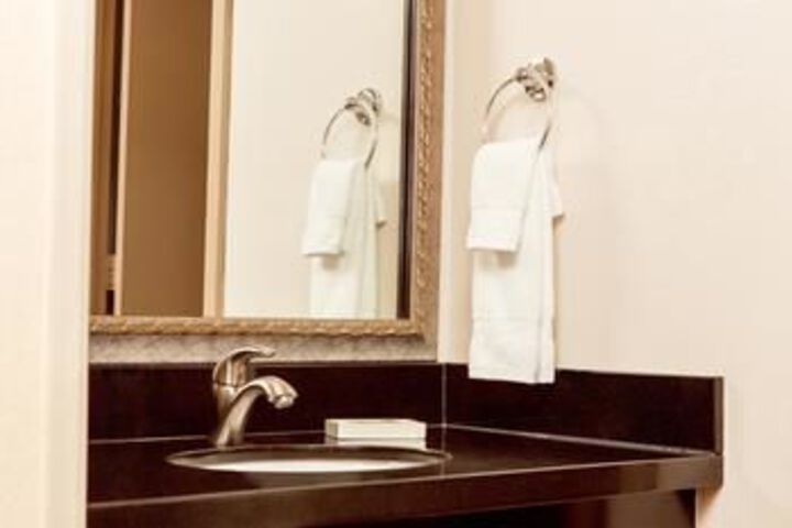 BEST WESTERN PLUS Coquitlam Inn Convention Centre