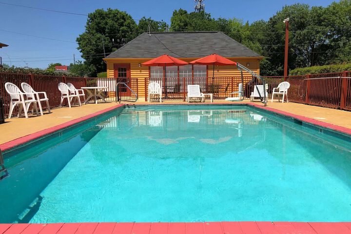 Pool 8 of 44