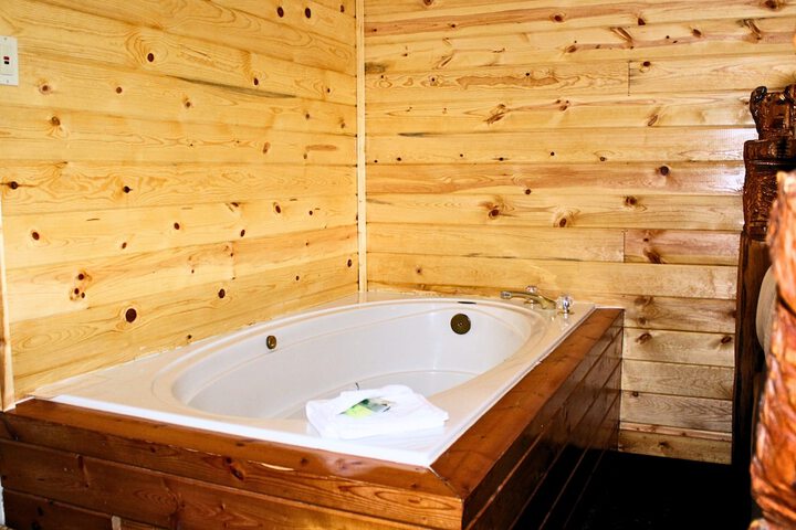 Hot Tub 92 of 98