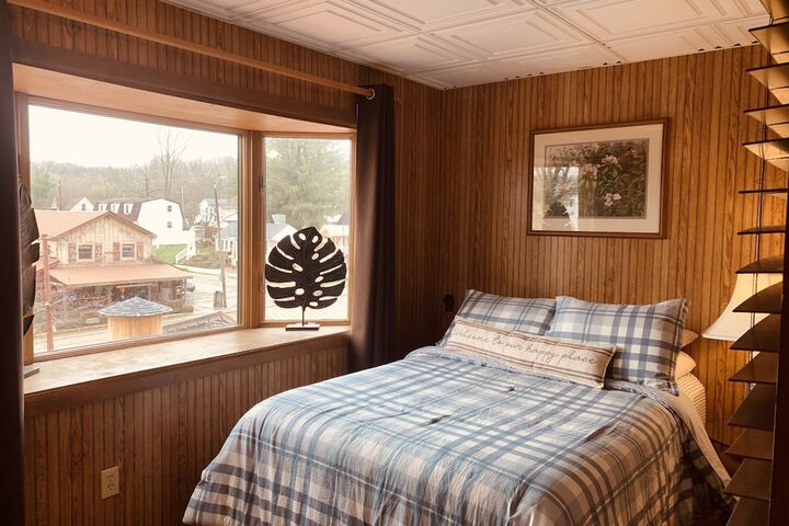 The Iris Garden Downtown Cottages and Suites