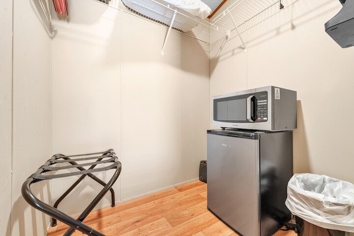 Nautical Nest - 1 Bedroom Hotel Room by The Lodges at Fossil Creek