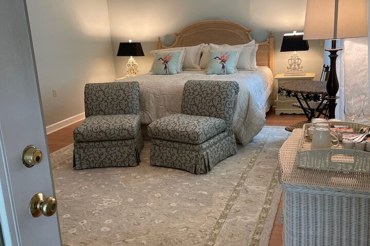 Room 13 of 33