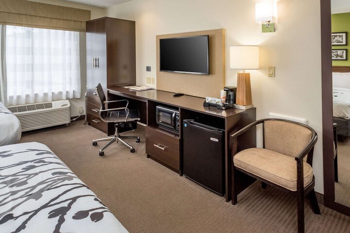 Room 17 of 30