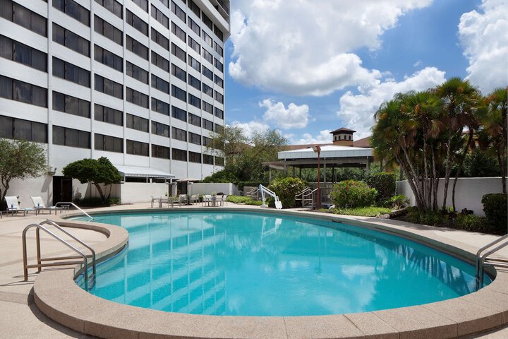 Pool 10 of 114