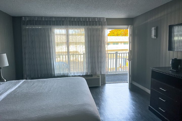 Room 42 of 65
