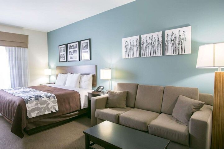 Room 25 of 61