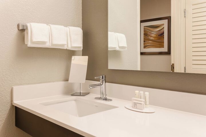 Courtyard by Marriott Monroe Airport