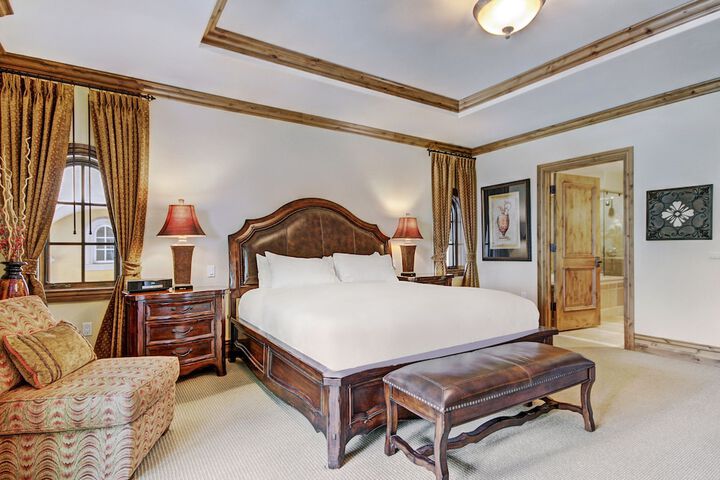 Room 139 of 450