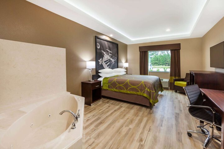 Room 28 of 38