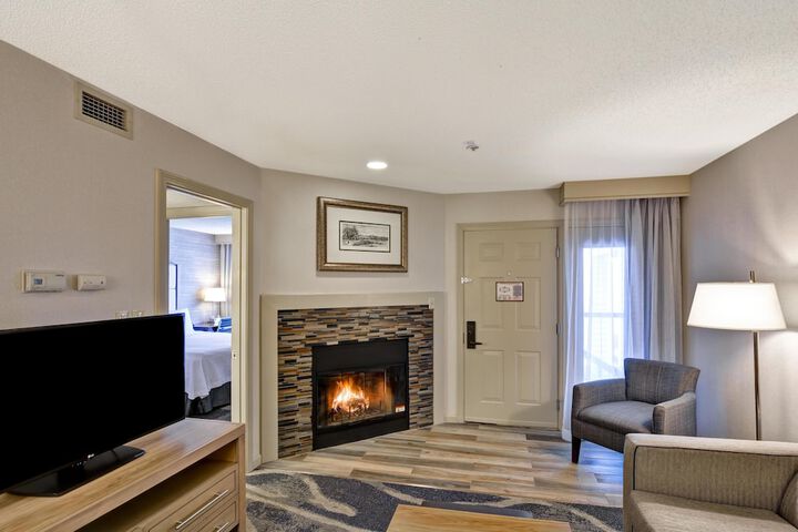 Homewood Suites by Hilton Windsor Locks Hartford