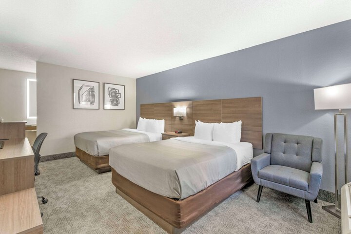 Room 30 of 41