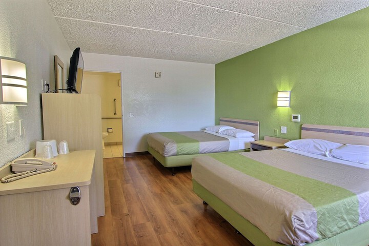 Room 34 of 40
