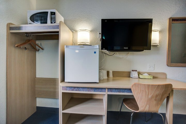 Room 16 of 44