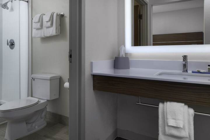Holiday Inn Express N.Myrtle Beach- Little River by IHG