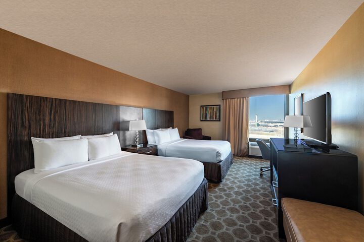 Crowne Plaza Newark Airport by IHG