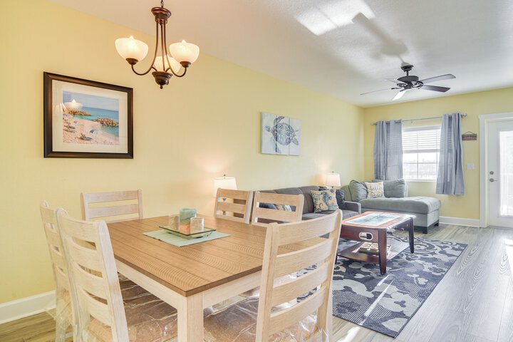 Waterfront Condo w / Water Park Walk to the Beach!