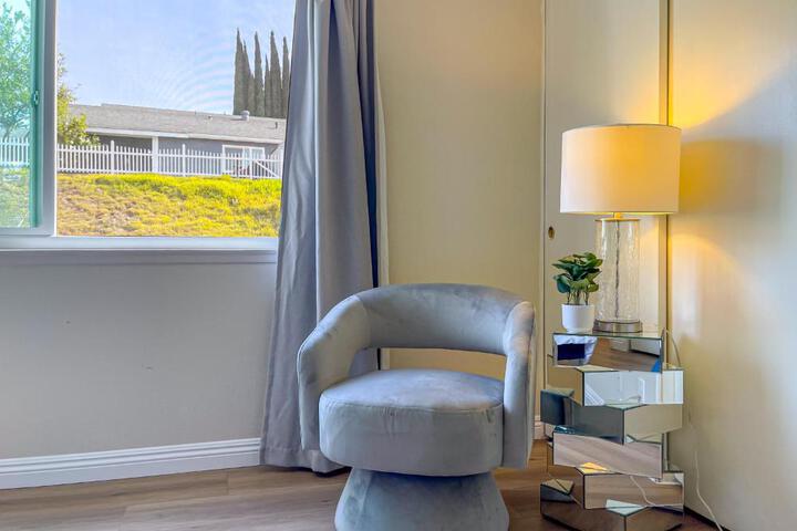 Sweet 2 bd for monthly stay! 20 mi to Disney