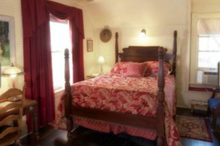 Spicer Castle Inn & Restaurant