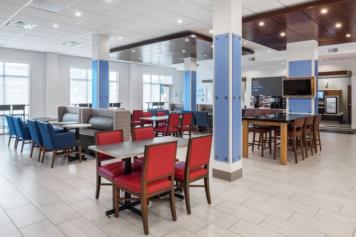 Holiday Inn Express & Suites St. Louis - Chesterfield by IHG