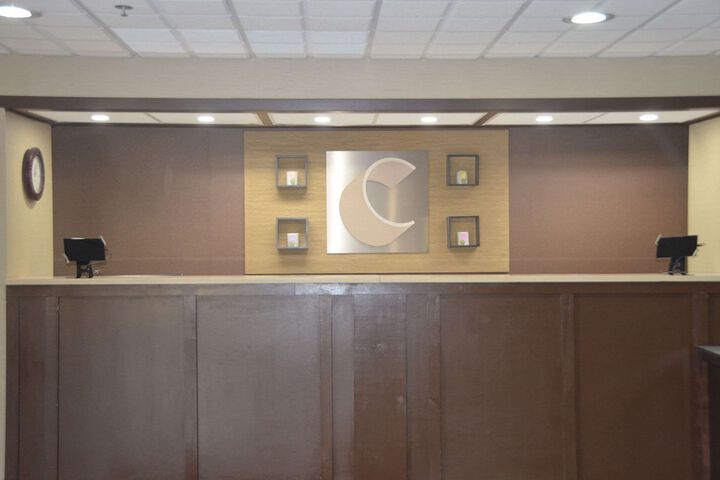 Comfort Inn & Suites Maumee - Toledo (I80-90)