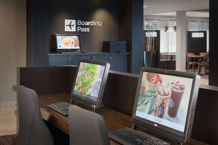 Business Center 26 of 26