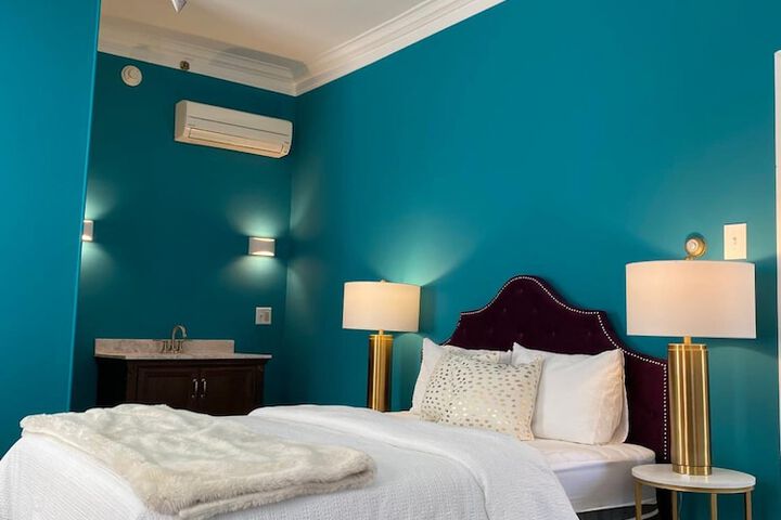Room 10 of 37