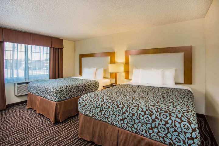 Room 32 of 40
