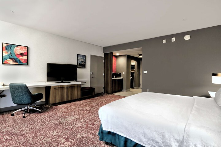 Room 43 of 65