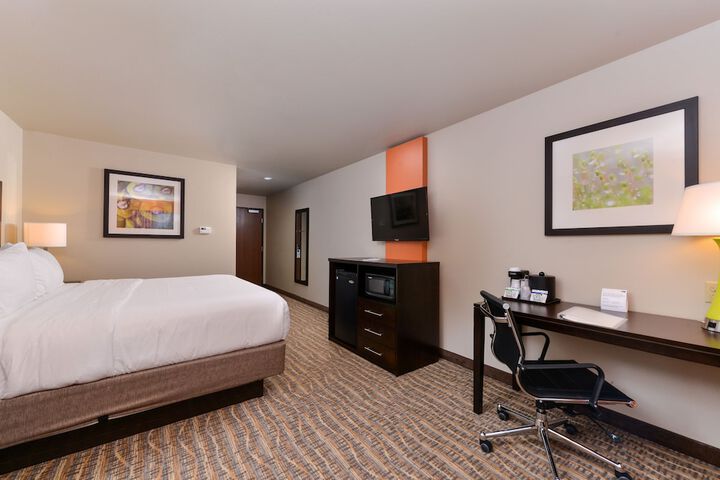 Room 41 of 80