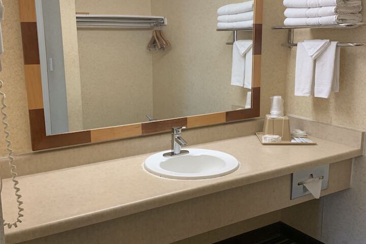 Room 10 of 37