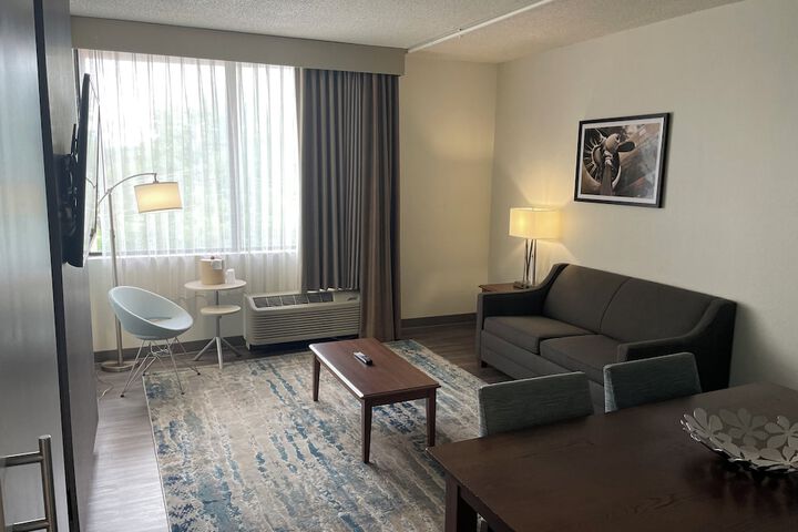 Room 8 of 8