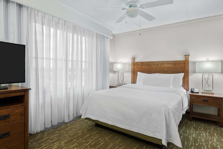 Room 17 of 35