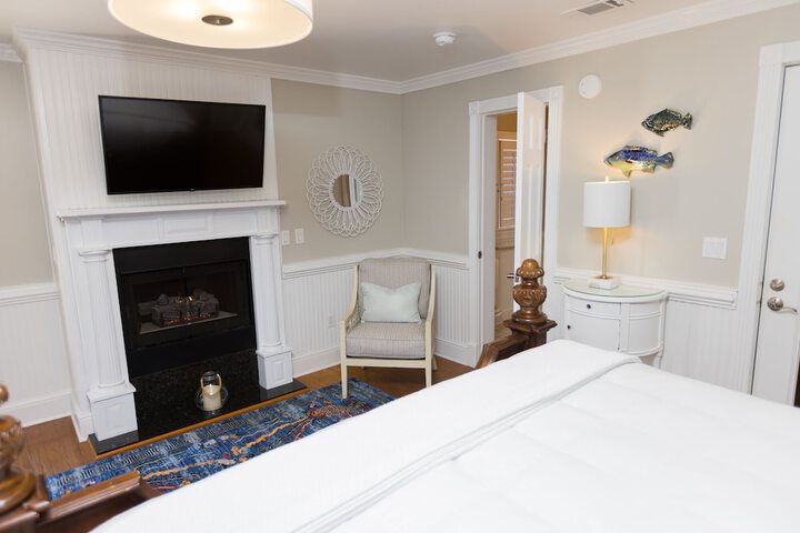 Room 93 of 114