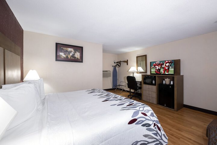 Room 18 of 37