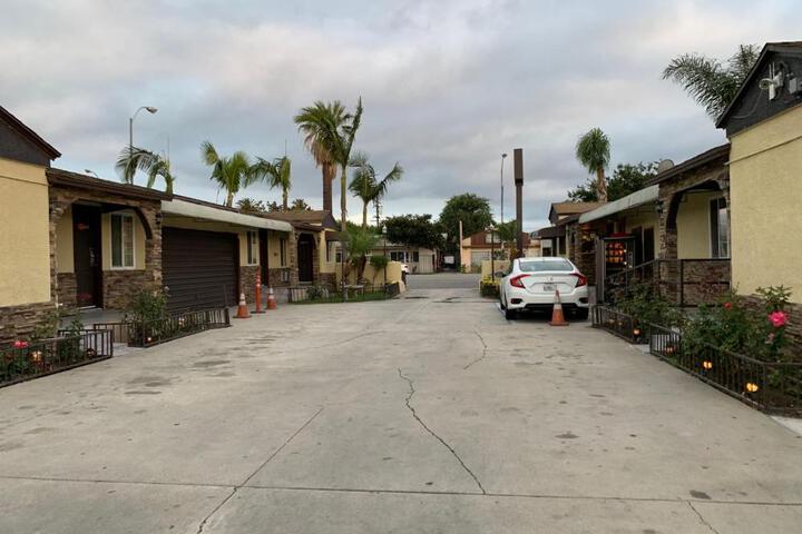 Apache Inn