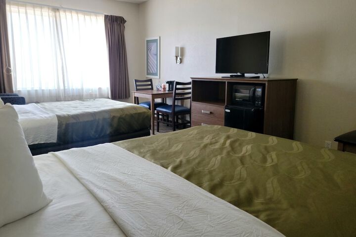 Room 12 of 25