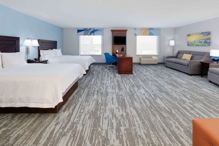 Room 10 of 38